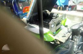 Mitsubshi Jeepney RUSH