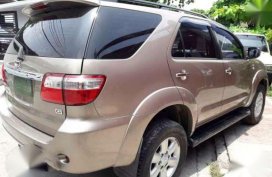 2011 Toyota Fortuner G 2.5 Diesel Matic 1own Leather seats interior