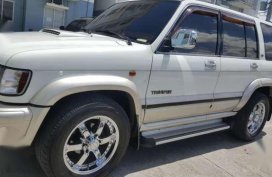 Isuzu Trooper 2002 LS White Executive not toyota mitsubishi honda bmw