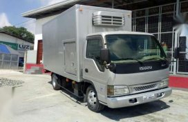 isuzu elf giga jpn surplus 14ft alum van
