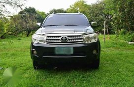 Toyota fortuner g 4x2 diesel automatic 2009 model