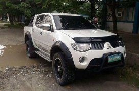 Mitsubishi Strada 2009 for sale