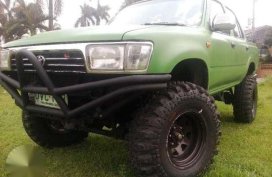 Toyota Hilux Pickup 4x4 Diesel MT