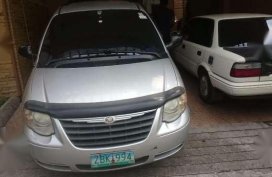 Chrysler Town and Country Silver 2005 