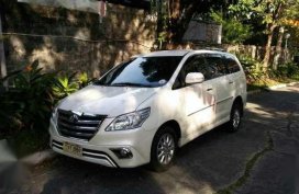 Toyota Innova V - 2015 Pearlwhite