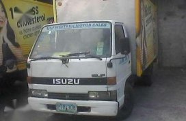 For sale ISUZU ELF 14ft closevan