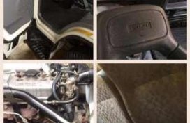 ISUZU nhr closevan 2011 local