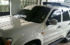 Ford Escape 2006 White AT For Sale