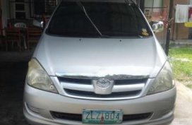 Toyota Innova E