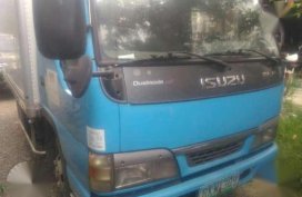 2011 isuzu elf 10ft closevan