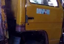 Isuzu ELF 4BC-2 Yellow For Sale