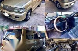 Toyota REVO 2001 AT Golden