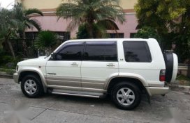 Isuzu Trooper 2005 AT White For Sale