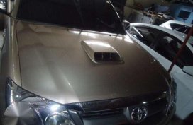 2005 Toyota Fortuner 4x4 AT DSL White Gold
