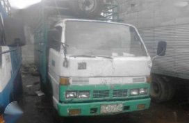 Isuzu elf truck 10 ft