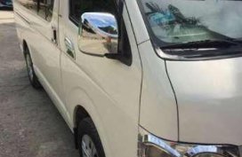 Toyota HiAce Commuter 2009 White MT 