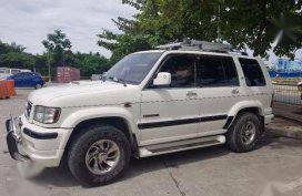 Isuzu Trooper 2005 White AT For Sale