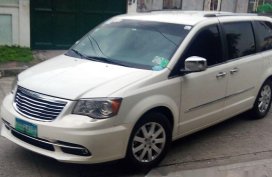 2012 Chrysler town and cou ...