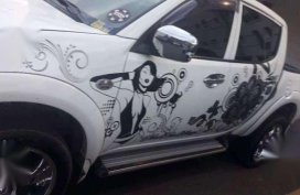 mitsubishi strada 4x4