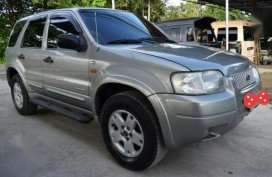 FORD Escape 2004 4x4 Gas Automatic TOP OF THE LINE