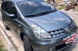 Nissan Grand Livina 2011 MT Gray For Sale