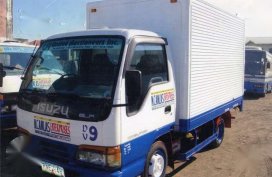Closed Van Isuzu 4W
