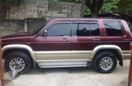 Isuzu Trooper Skyroof Edition 2003 Red AT 