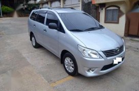 2012 toyota Innova E MT Silver For Sale