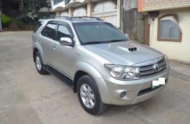 Toyota Fortuner V 4x4 AT 2009 Silver For Sale