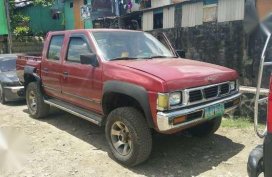 Nissan Pathfinder 4x4 MT Red For Sale
