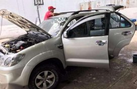 Toyota Fortuner G 4x2 2006 Silver AT For Sale