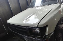 1990 Toyota Hilux Manual Diesel White for sale