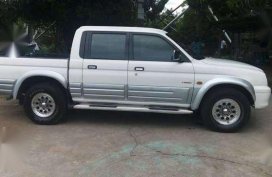 Mitsubishi Endeavor L200 White 2001 MT 