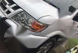 2010 Isuzu Crosswind XT