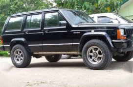 Jeep Cherokee 1993 4x4 4.0 MT Black For Sale