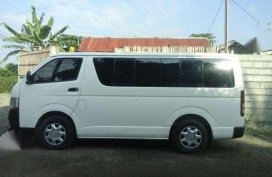 Toyota hiace commuter