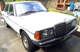 Mercedes Benz W-123 Body 200 GAS MT 1985 W123
