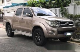 Toyota Hilux 2.5G M/T truck for sale 