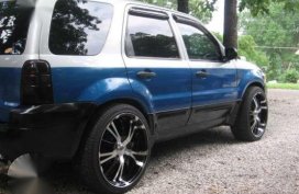 2006 Ford Escape 4x4 MT Blue For Sale