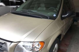 2006 Chrysler Town and Country AT Beige 