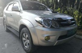 Fortuner V 4x4 diesel 05 at alt innova everest crv