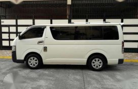 2010 toyota hiace commuter 2011. 2012