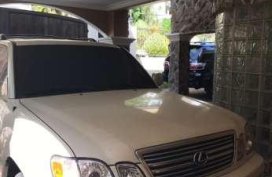 Lexus LX470 SUV