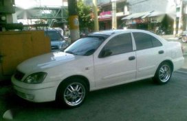 Nissan Sentra 2005 AT White Sedan For Sale