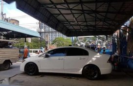 Honda Civic 2009 AT White Sedan For Sale