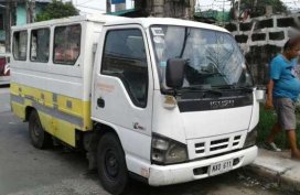 2009 Isuzu Canter nhr fb local for sale 