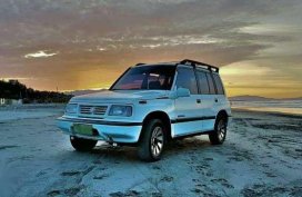 Suzuki Vitara SUV white for sale 
