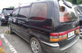 Nissan serena 2005