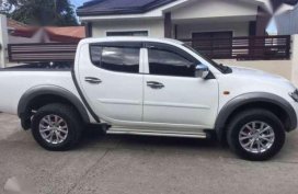 Rush Sale Mitsubishi Strada 4x2