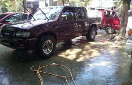 Isuzu Fuego 2000 MT Red Truck For Sale